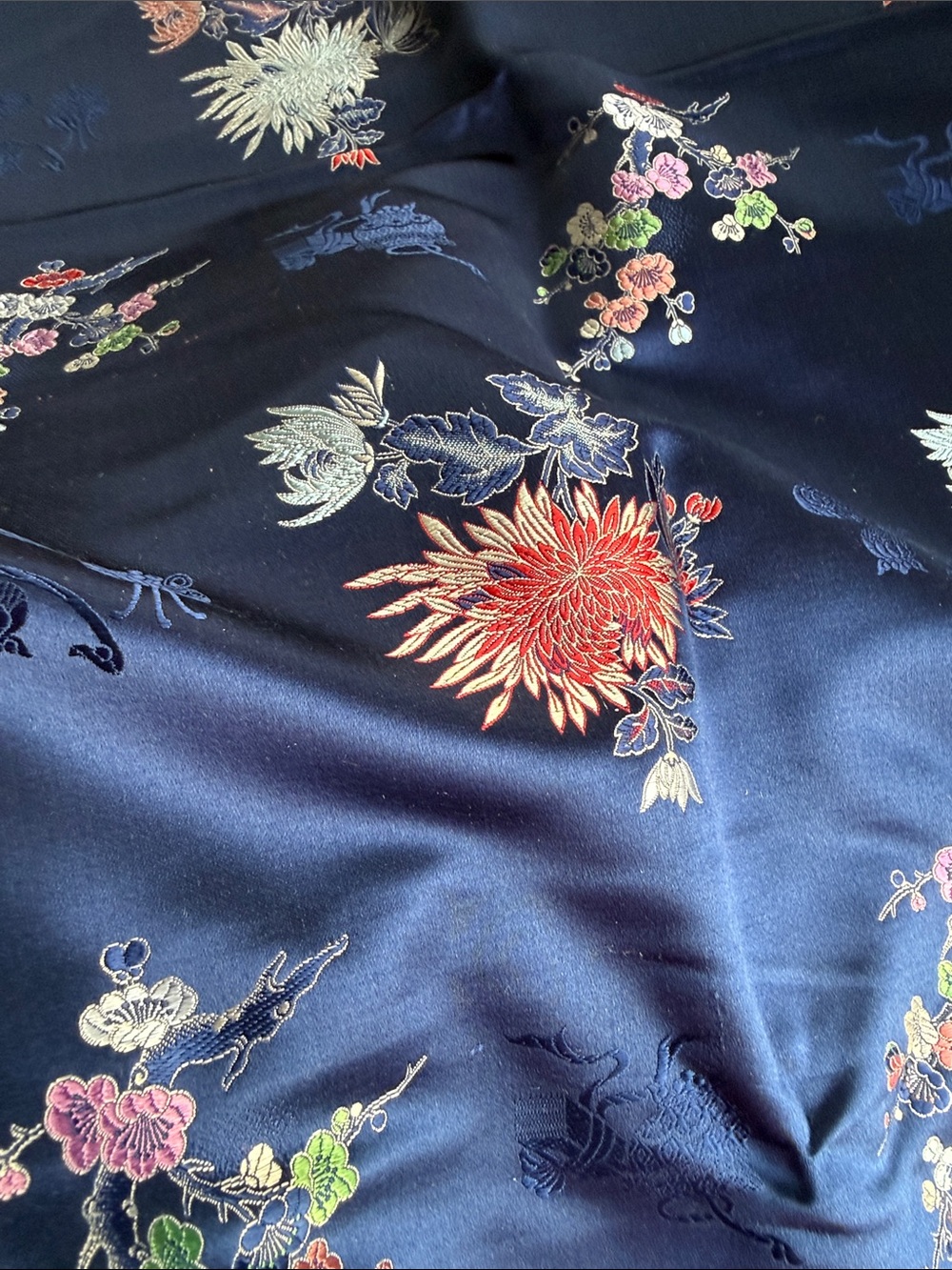 Vintage 1950s 60s Asian Brocade Satin Fabric Navy Floral Crane 4.75 Yds x 36 - Picture 12 of 16
